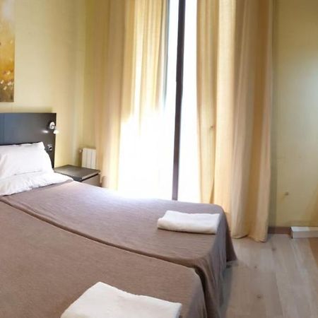 ברצלונה Hostal Baires מראה חיצוני תמונה