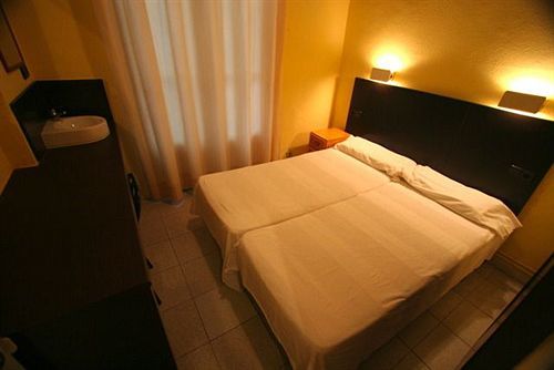 ברצלונה Hostal Baires מראה חיצוני תמונה